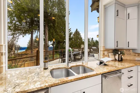 $2,850,000 | 18206 Northwest Montreux Drive, Issaquah, WA 98027