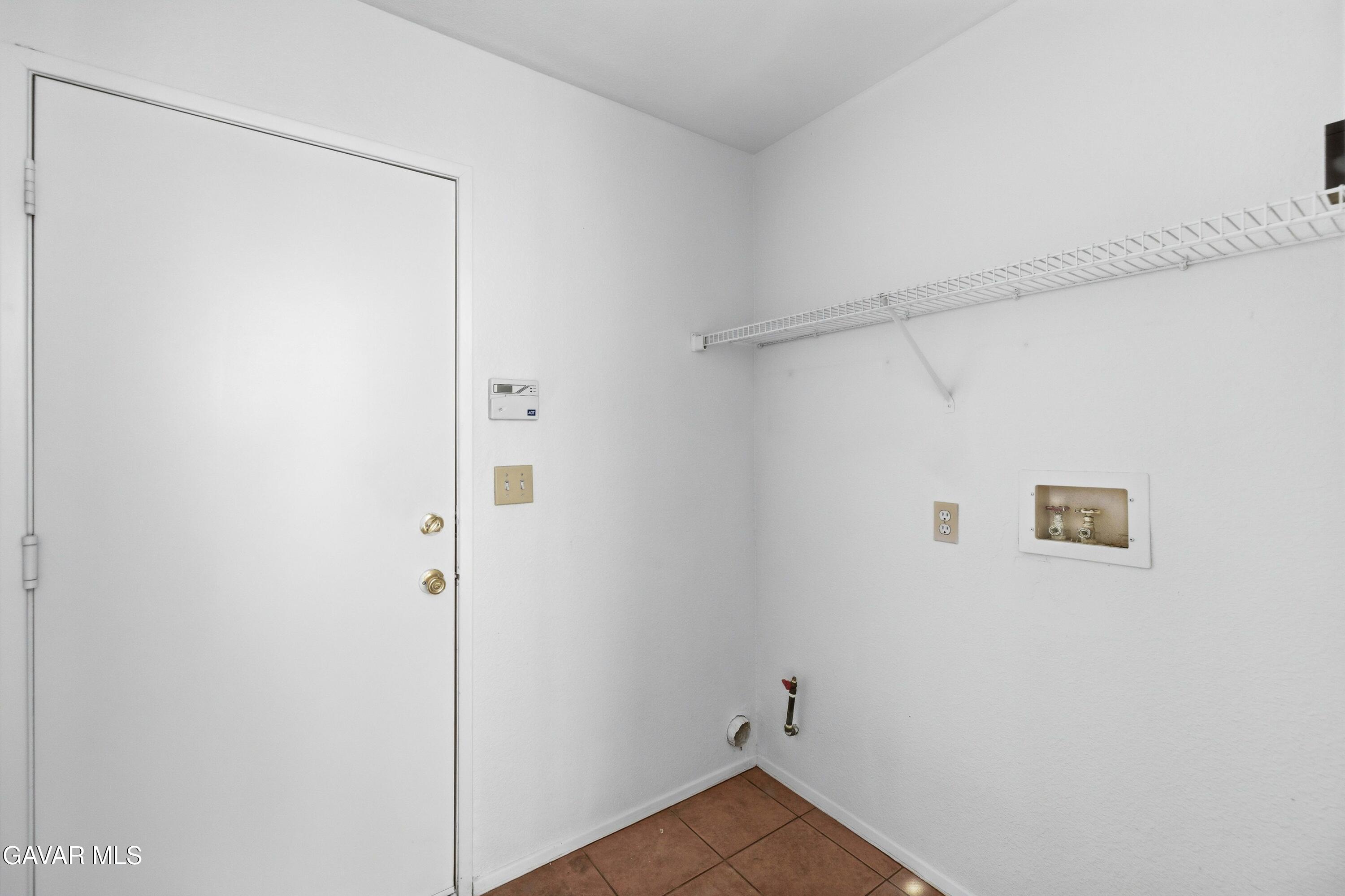 3254 Quarry Road Palmdale, CA 93550 - Photo 24 of 30 a view of small space