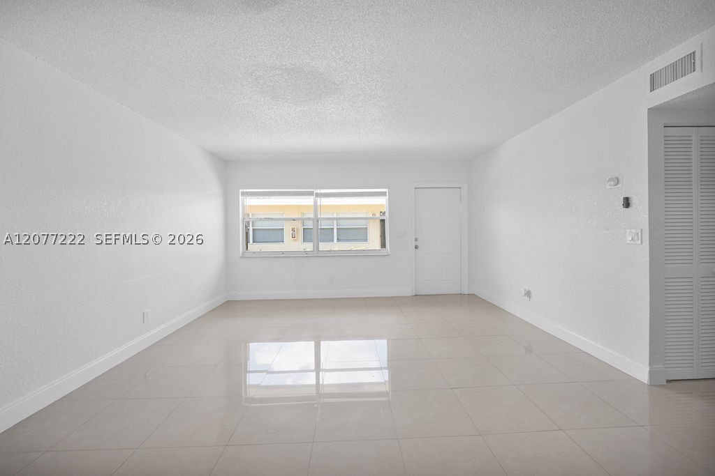 655 Kathy Pompano Beach, FL 33068 - Photo 2 of 45 Gallery Image 2