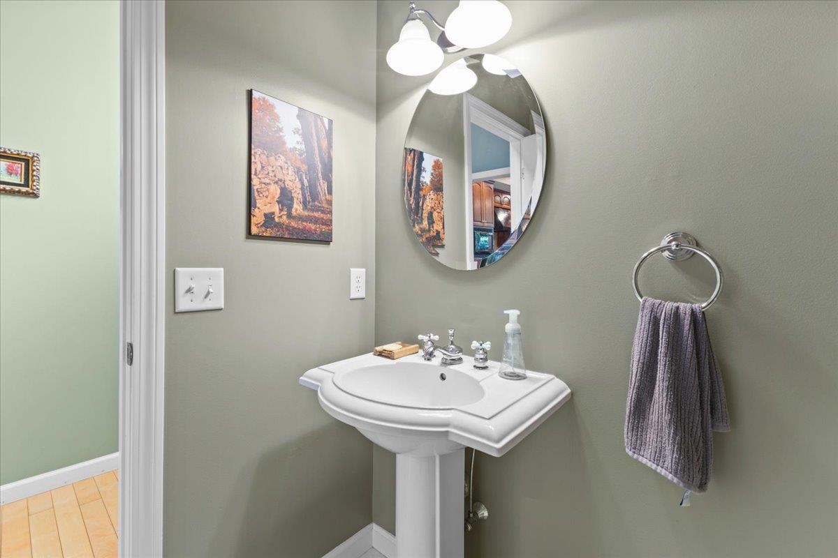 107 Nice Way Colchester, VT 05446 - Photo 8 of 35