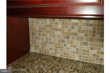 452 Riverside Drive Pasadena, MD 21122 - Photo 4 of 23 Tumbled Travertine Back-Splash