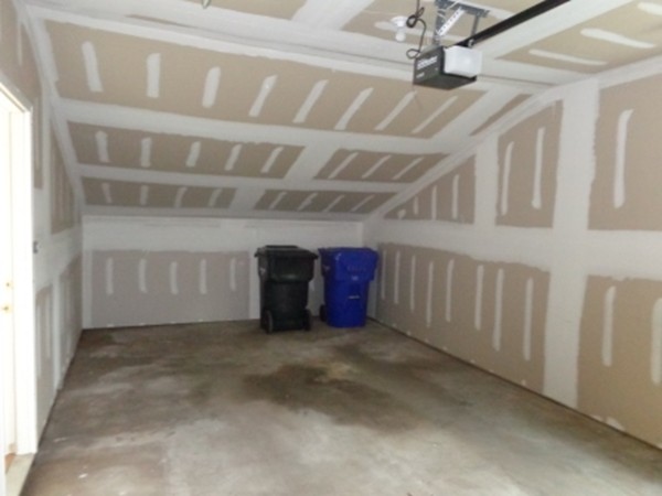 197 Mallowhill Road Springfield, MA 01129 - Photo 11 of 17 a view of an empty room