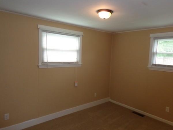 197 Mallowhill Road Springfield, MA 01129 - Photo 7 of 17 an empty room with a window