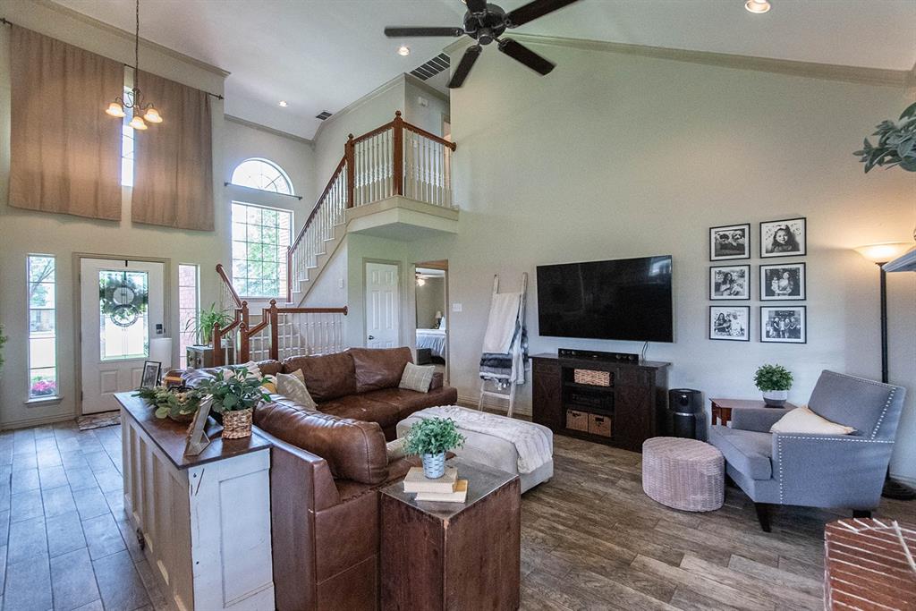 10336 Jennifer Circle Forney, TX 75126 - Photo 10 of 37 The living room area.