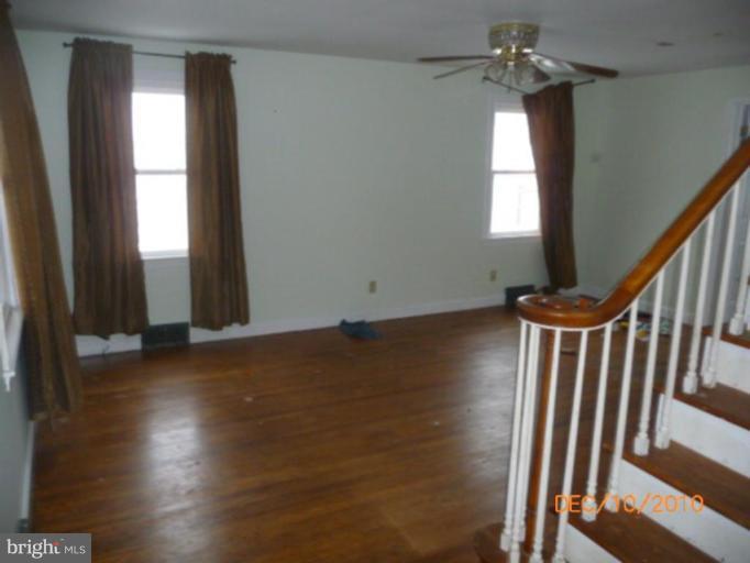 344 Devonshire Road Hagerstown, MD 21740 - Photo 7 of 8 Living Room