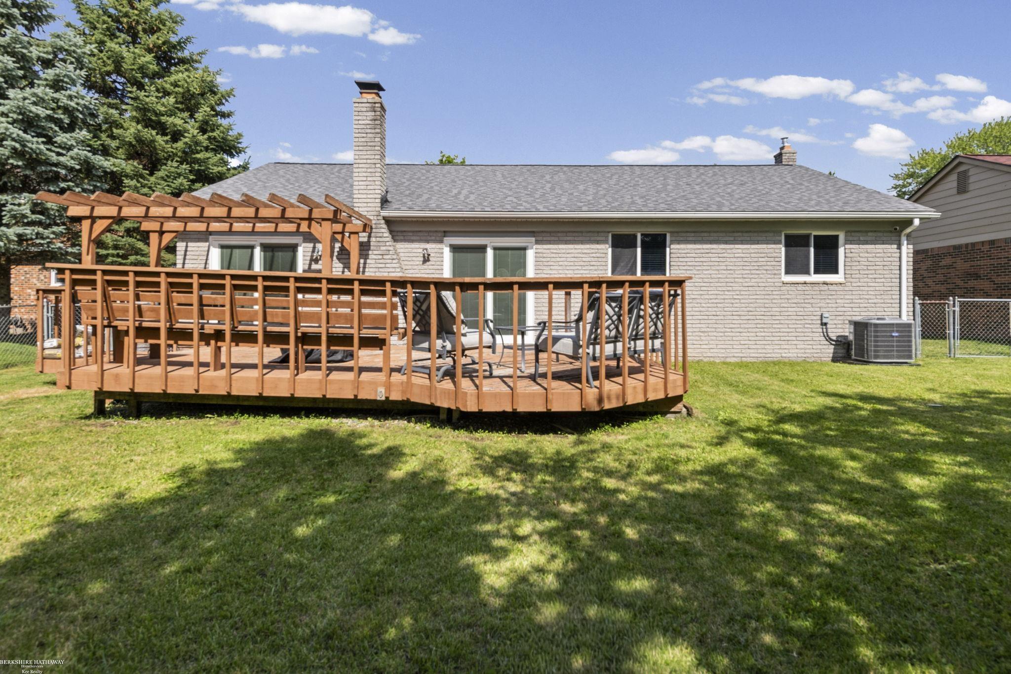 47121 Barbara Road Macomb, MI 48044 - Photo 23 of 31