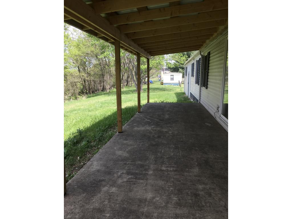 370 Bandy Road Greeneville, TN 37743 - Photo 11 of 13 Covered rear patio