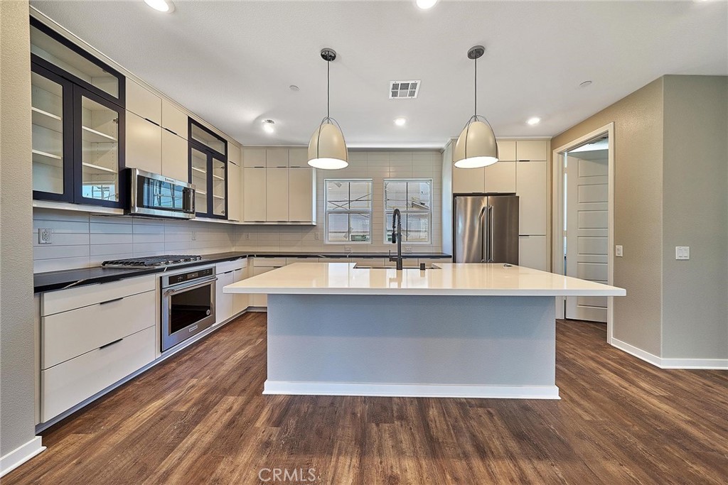 27658 Rockcrest Road San Pedro, CA 90732 - Photo 2 of 22