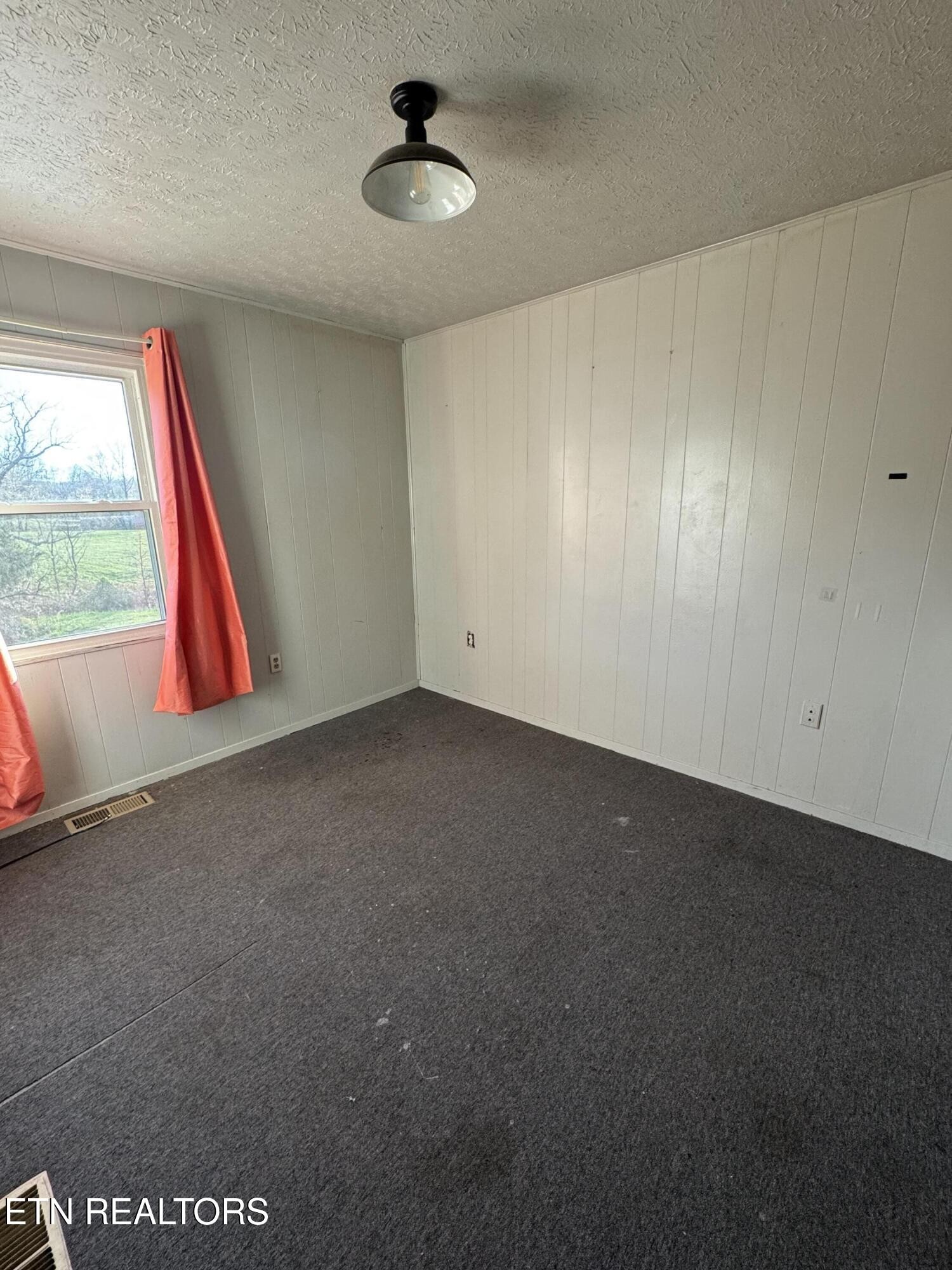 318 Ped Road Winfield, TN 37892 - Photo 9 of 36 Gallery Image 9
