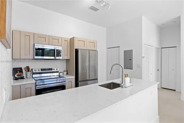 $1,899 | 21850 Old Dixie Highway, Unit 1, Miami, FL 33170