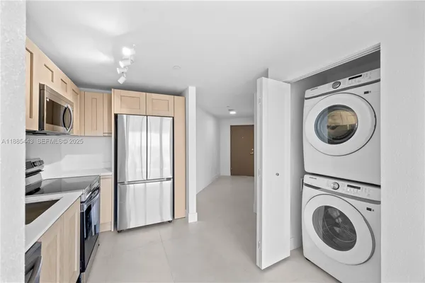 $1,899 | 21850 Old Dixie Highway, Unit 1, Miami, FL 33170