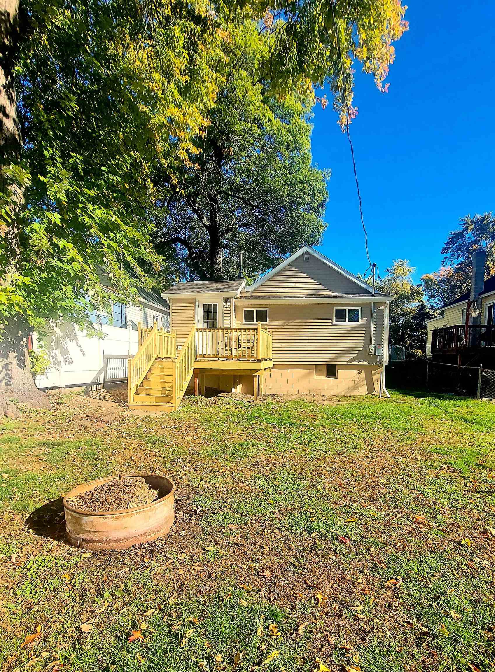 722 Bay Road Bay City, MI 48706 - Photo 7 of 21