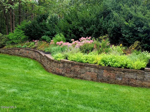 $6,200 | 6 Bradford Drive, Saratoga Springs, NY 12866