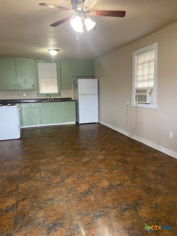 613.5 South Laurel Avenue Luling, TX 78648 - Photo 5 of 7