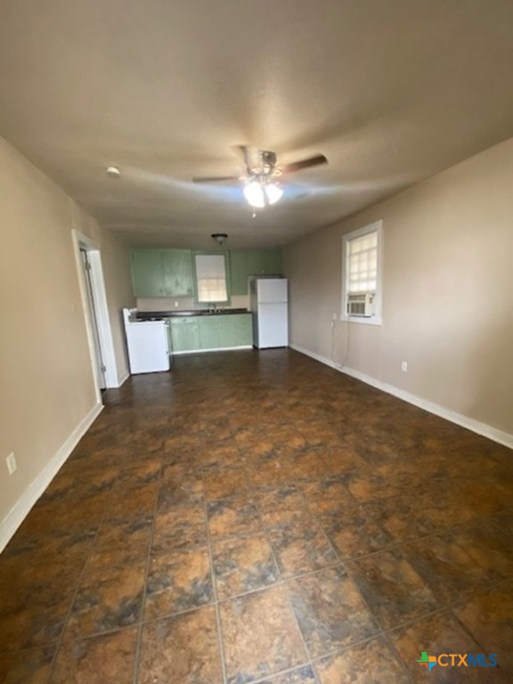 613.5 South Laurel Avenue Luling, TX 78648 - Photo 7 of 7