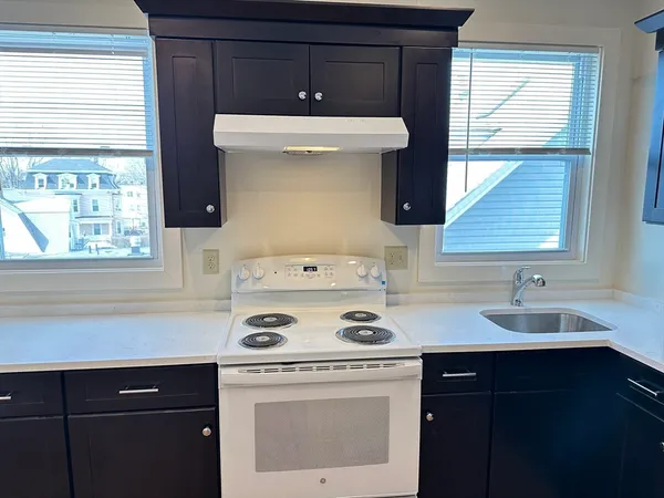 $1,750 | 104-106 Lewis Street, Unit 6, Lynn, MA 01902