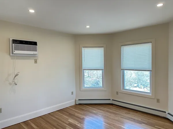 $1,750 | 104-106 Lewis Street, Unit 6, Lynn, MA 01902