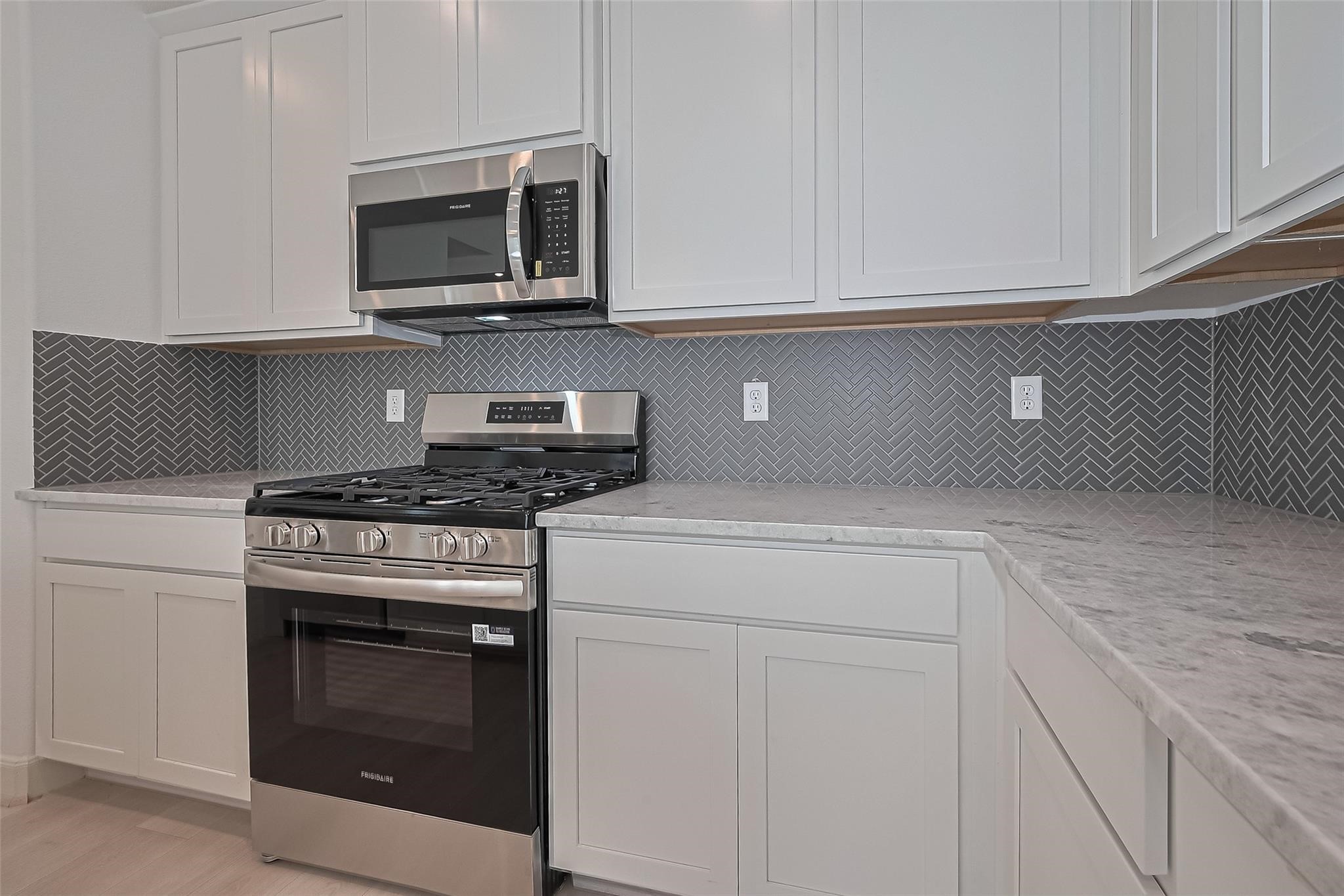 8913 Grovner Place Houston, TX 77080 - Photo 11 of 44