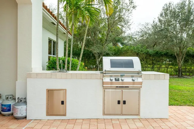 $4,975,000 | 2685 Greenbriar Boulevard, Wellington, FL 33414