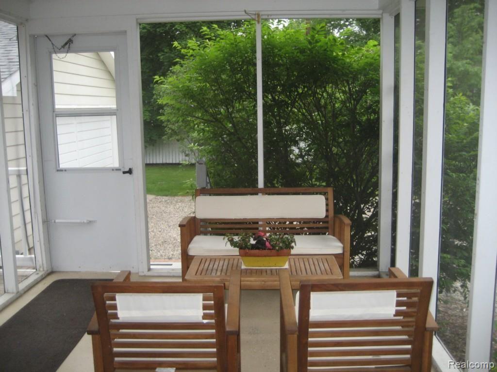 812 Spring Street Howell, MI 48843 - Photo 7 of 29