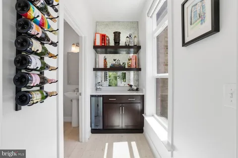 $995,000 | 3913 Cranes Bill Court, Rockville, MD 20852