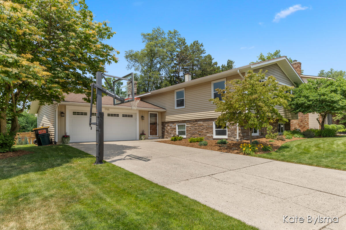 1765 Whitfield Rd. SE