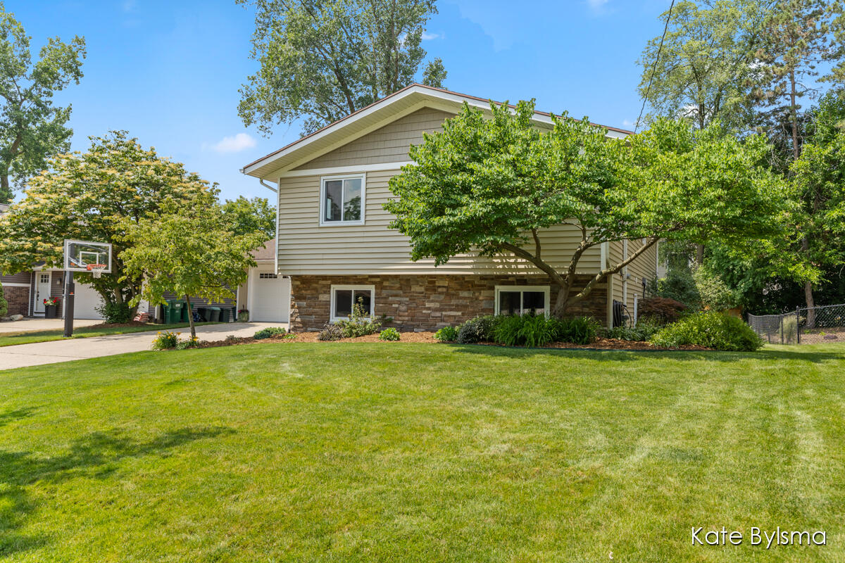 1765 Whitfield Rd. SE