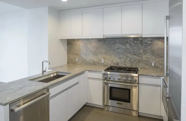 $3,500 | 320 Adolphus Avenue, Unit 117, Cliffside Park, NJ 07010