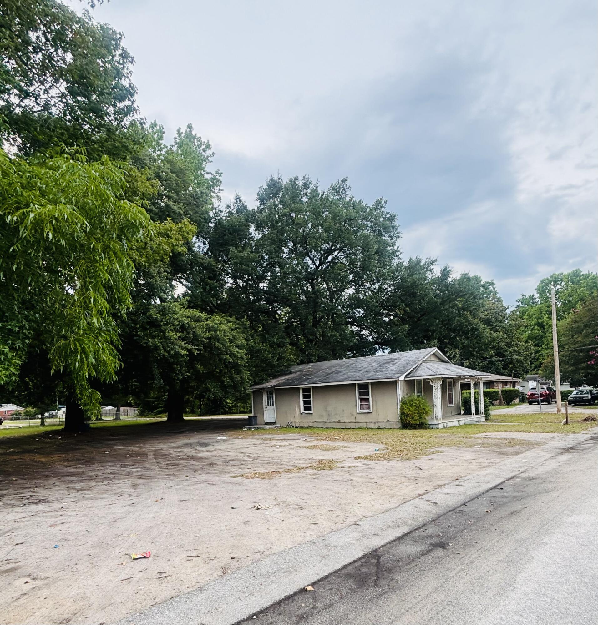 326-324 Pinson Street Sumter, SC 29150 - Photo 3 of 5 IMG_9082