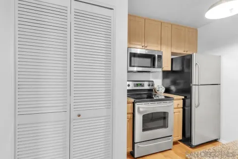 $449,900 | 1970 Columbia Street, Unit 301, San Diego, CA 92101