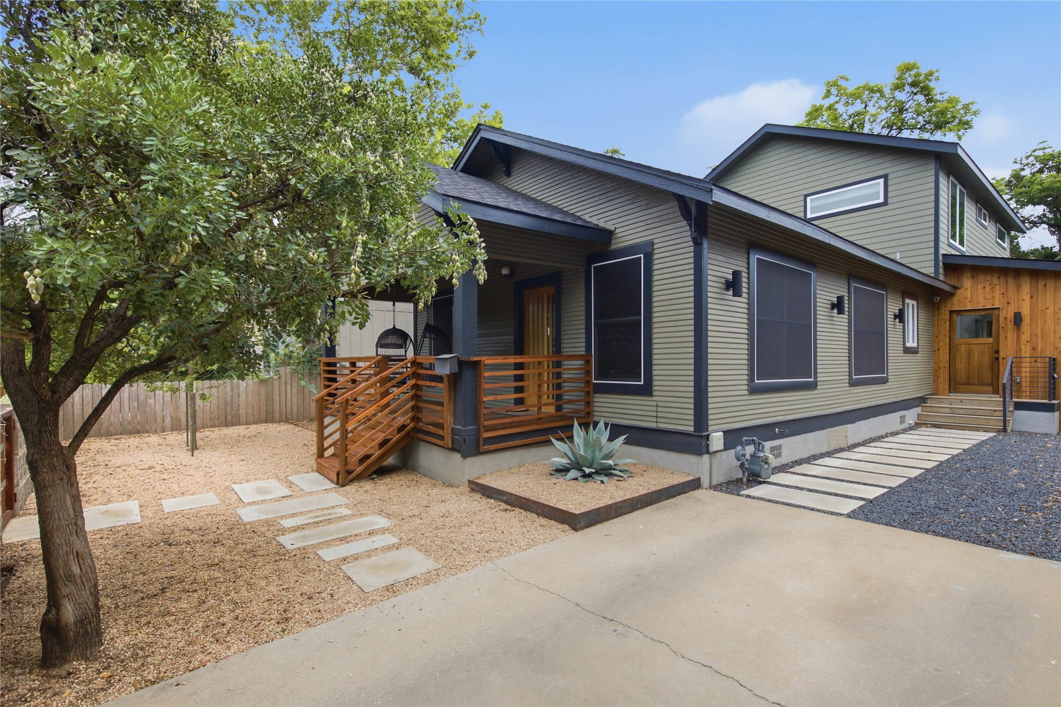 2007 East 2nd Street Austin, TX 78702 - Photo 3 of 24