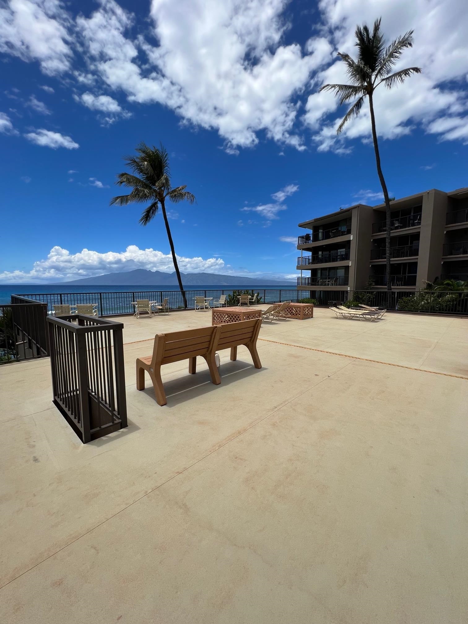 3823 Lower Honoapiilani Road, Unit 211 Lahaina, HI 96761 - Photo 27 of 34 a view of entryway and hall