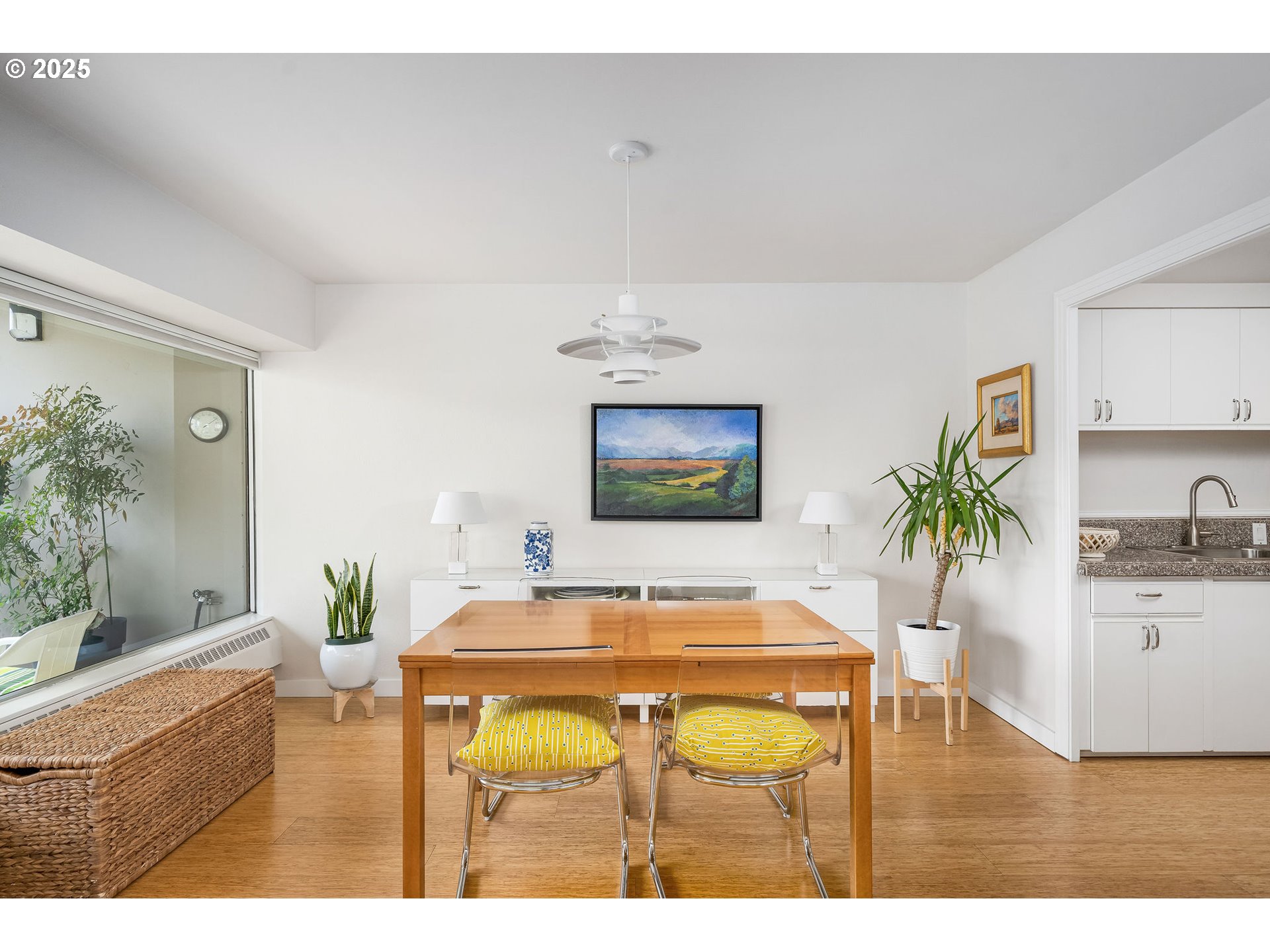 2323 Southwest Park Place, Unit 502 Portland, OR 97205 - Photo 11 of 48 Dining Room