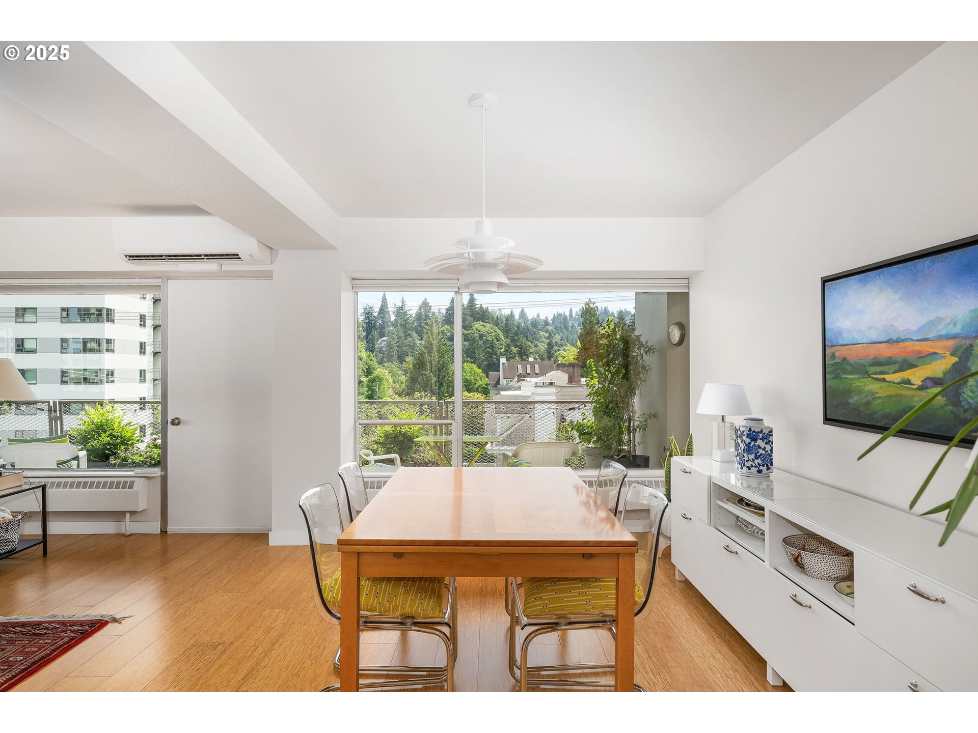 2323 Southwest Park Place, Unit 502 Portland, OR 97205 - Photo 12 of 48 Dining Room