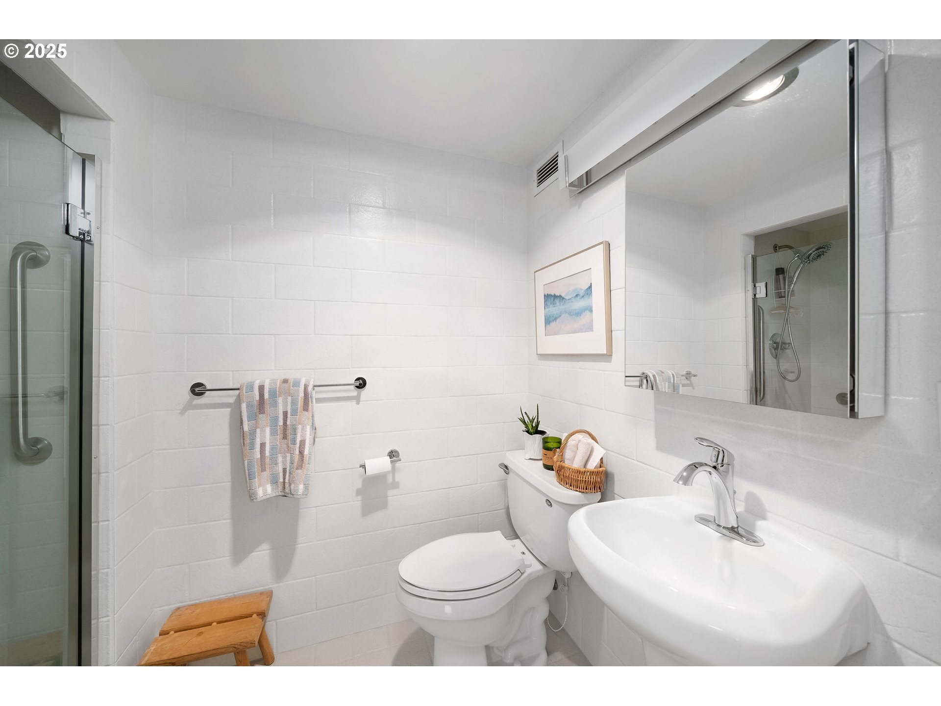 2323 Southwest Park Place, Unit 502 Portland, OR 97205 - Photo 36 of 48 Bathroom