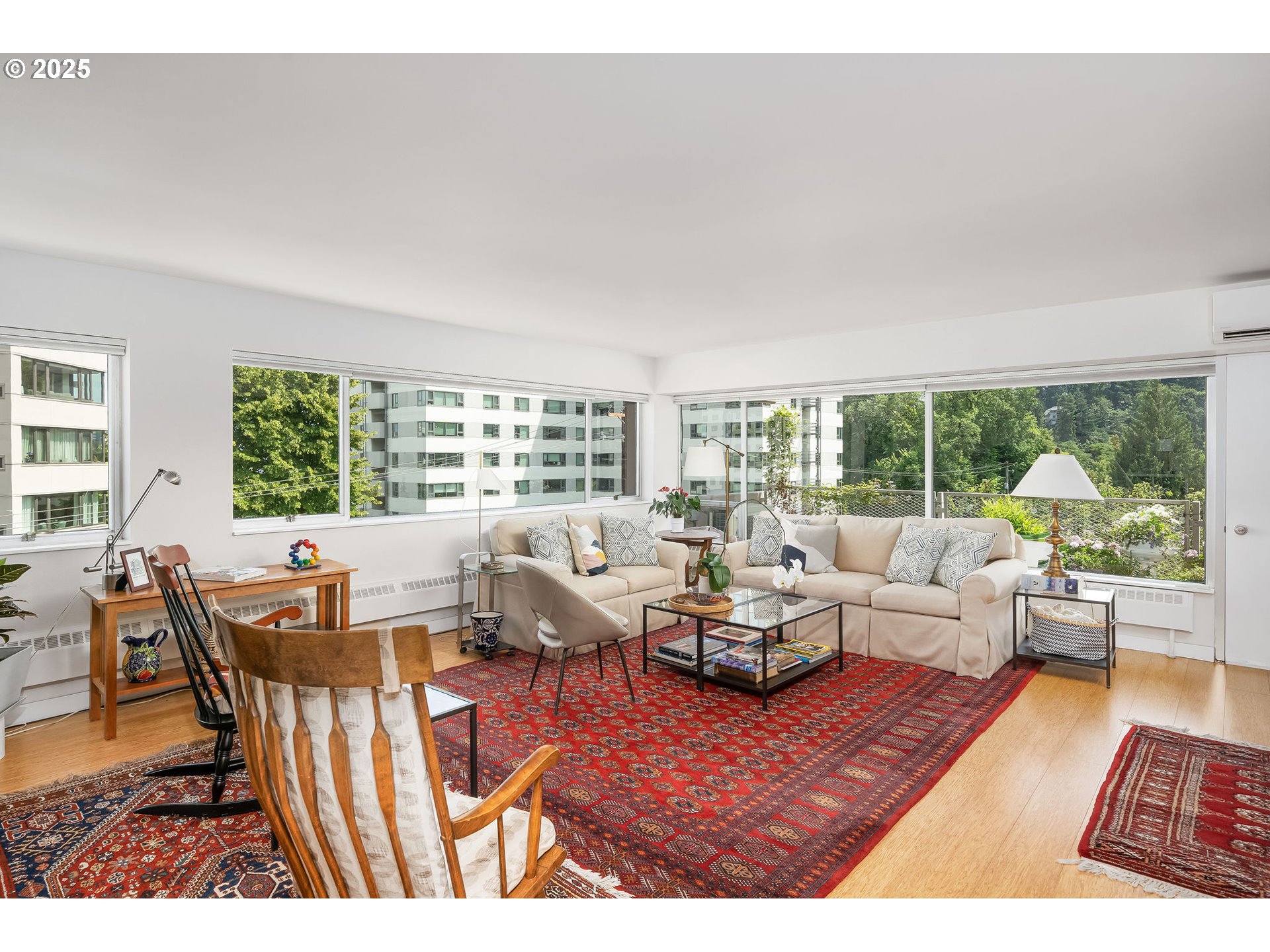 2323 Southwest Park Place, Unit 502 Portland, OR 97205 - Photo 6 of 48 Living Room