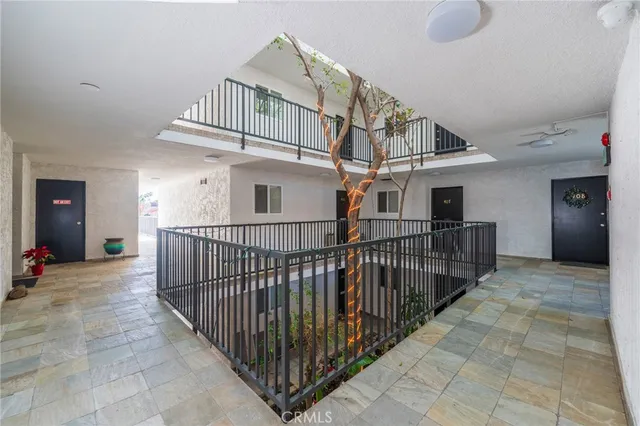 $2,800 | 730 Esplanade, Unit 401, Redondo Beach, CA 90277