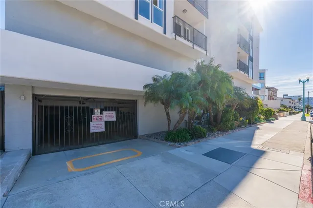 $2,800 | 730 Esplanade, Unit 401, Redondo Beach, CA 90277