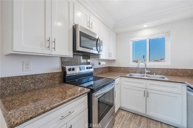 $2,800 | 730 Esplanade, Unit 401, Redondo Beach, CA 90277