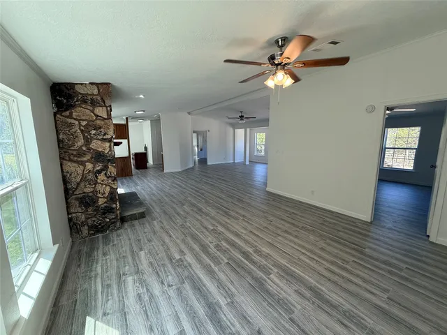 $2,800 | 10621 Parker Drive, Willis, TX 77318