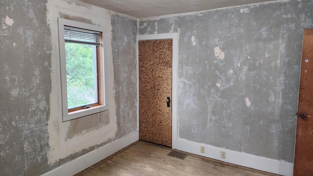 775 Westview Street Cleveland, WI 53015 - Photo 19 of 38 Bedroom 3