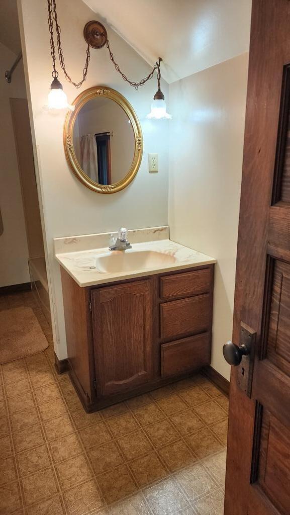 775 Westview Street Cleveland, WI 53015 - Photo 22 of 38 Bathroom Upper