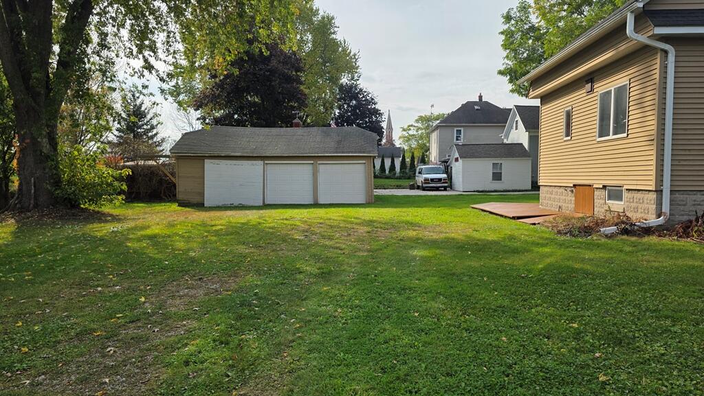 775 Westview Street Cleveland, WI 53015 - Photo 25 of 38 Garage