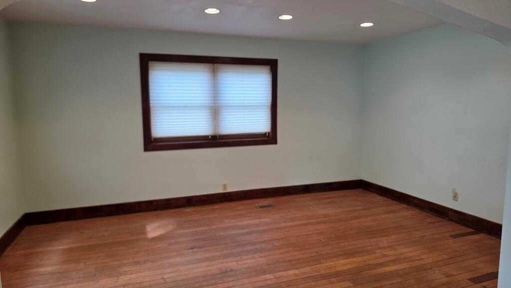 775 Westview Street Cleveland, WI 53015 - Photo 9 of 38 Living Room