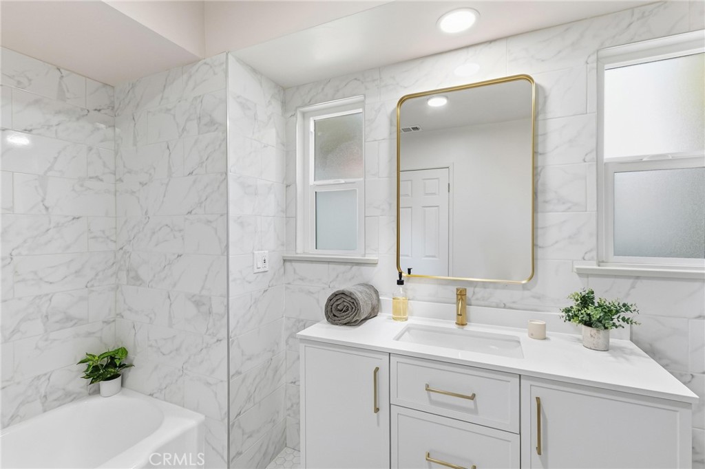 3328 North Verdugo Road Glendale, CA 91208 - Photo 26 of 42 a bathroom with a sink and a mirror