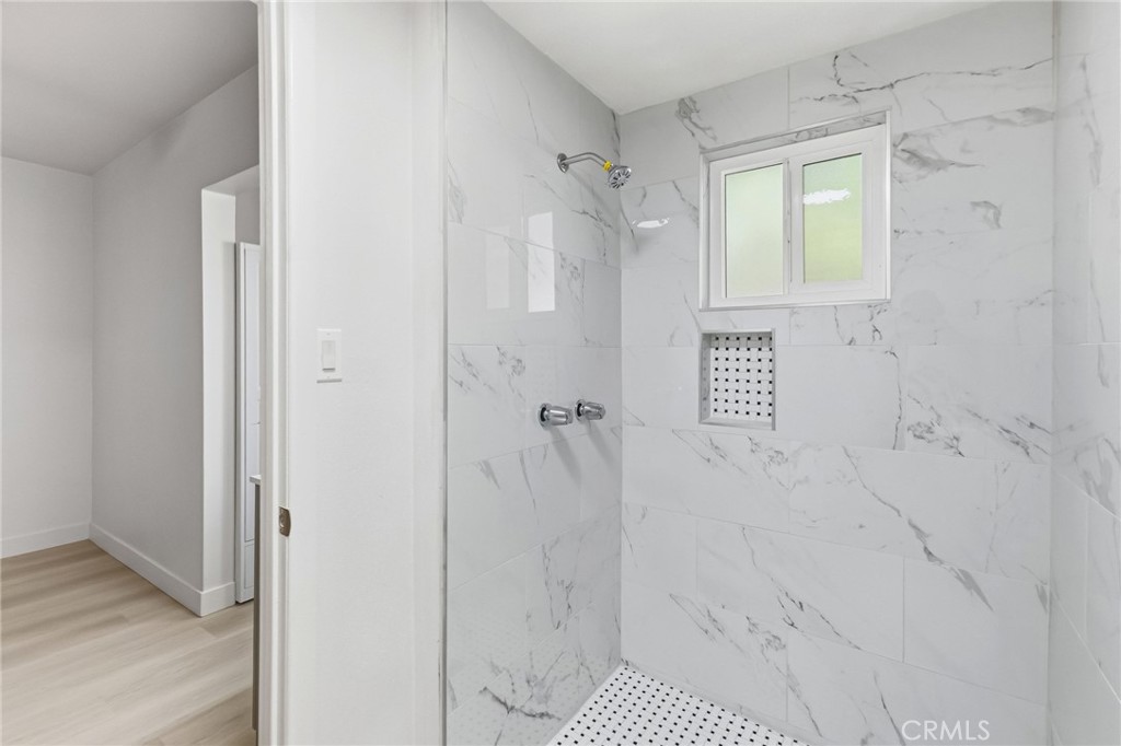 3328 North Verdugo Road Glendale, CA 91208 - Photo 31 of 42 a bathroom with a shower