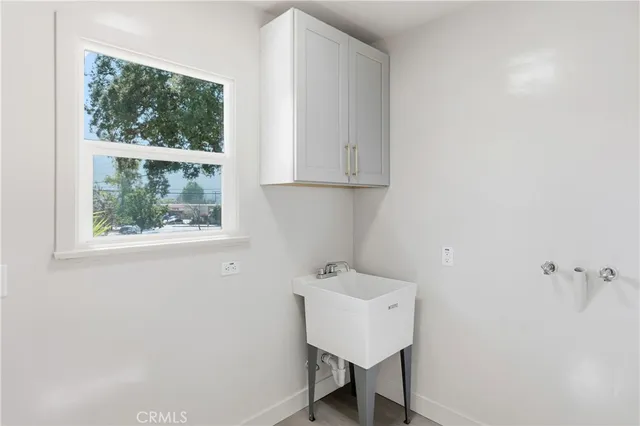 $1,350,000 | 3328 North Verdugo Road, Glendale, CA 91208