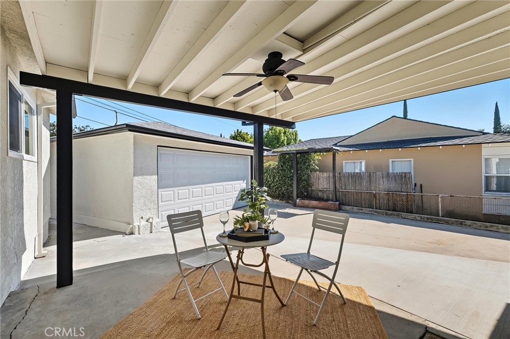 3328 North Verdugo Road Glendale, CA 91208 - Photo 34 of 42 a dining room with furniture and a ceiling fan