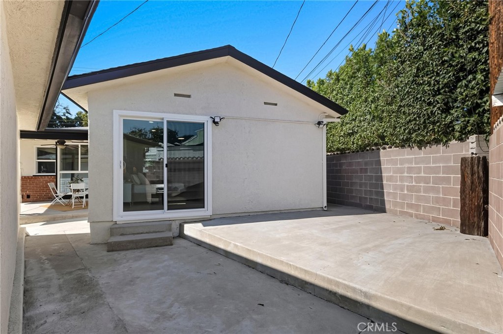 3328 North Verdugo Road Glendale, CA 91208 - Photo 37 of 42 a front view of a house with a yard