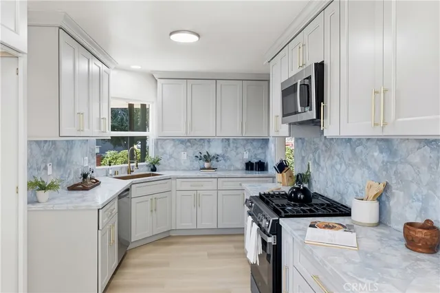 $1,350,000 | 3328 North Verdugo Road, Glendale, CA 91208